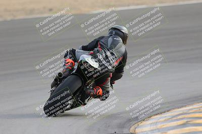 media/Dec-17-2022-SoCal Trackdays (Sat) [[224abd9271]]/Turn 10 Backside (120pm)/